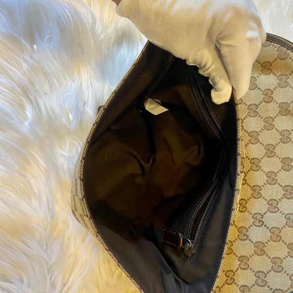 Authentic Gucci hip bag. - Picture 9 of 13